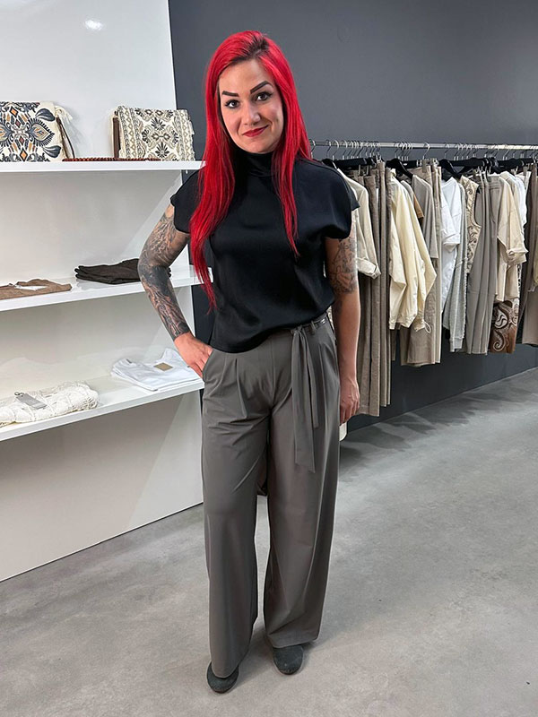 Bluse Drykorn 99 € Hose Cambio 190 € Wendejacke Lala Berlin 299 € Bluse Drykorn 99 € Hose Cambio 190 € Wendejacke Lala Berlin 299 €