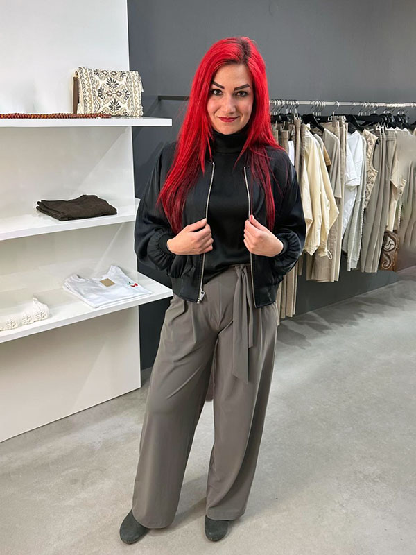 Bluse Drykorn 99 € Hose Cambio 190 € Wendejacke Lala Berlin 299 € Bluse Drykorn 99 € Hose Cambio 190 € Wendejacke Lala Berlin 299 €