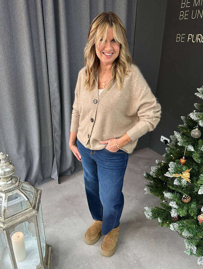 Leinenbluse JcSophie 120 € Leinenhose Cambio 180 € Tasche 35 €